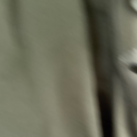 Nine West Kohls Army Green Ruffle Sleeve V-Neck Blouse hunter green size small - Picture 2 of 5